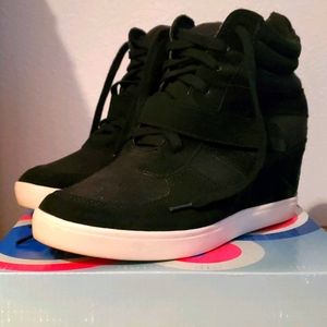 Soda Bright Tennis Shoes